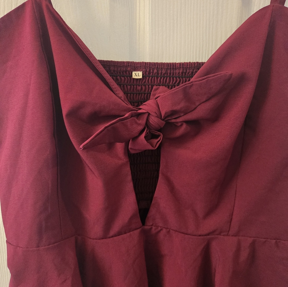 Women's Cropped Spaghetti Strap Top - Picture 3 of 9